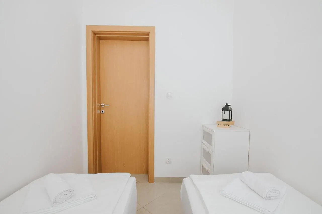 Apartman Sunny Trogir Apartamento